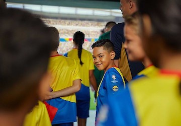 Lidl dá a oportunidade a 33 crianças que vivam em Portugal de entrarem em campo com os jogadores da seleção nacional